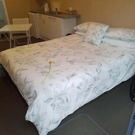 Best Budget Bed And Ensuite - Private Access Close To Beach Waihi Zewnętrze zdjęcie